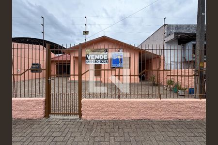 Casa à venda com 169m², 2 quartos e 2 vagasFachada