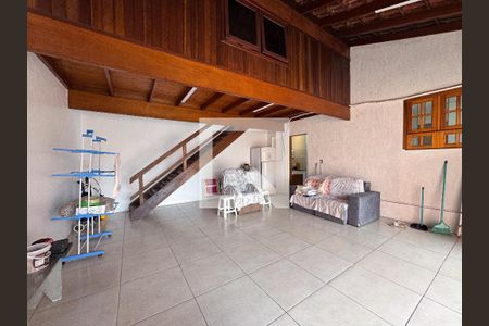 Casa à venda com 169m², 2 quartos e 2 vagasEdícula