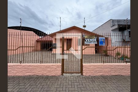 Casa à venda com 169m², 2 quartos e 2 vagasFachada