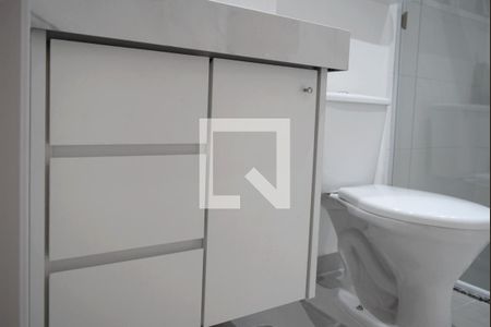 Banheiro de kitnet/studio à venda com 1 quarto, 24m² em Pinheiros, São Paulo