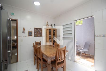 Casa à venda com 86m², 2 quartos e 2 vagas Casa à venda com 86m², 2 quartos e 2 vagasCozinha
