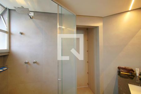 Apartamento à venda com 420m², 4 quartos e 5 vagasBanheiro da Suíte 3