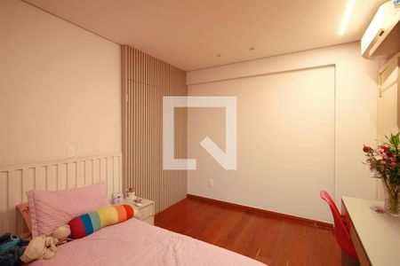 Apartamento à venda com 420m², 4 quartos e 5 vagasSuíte 2