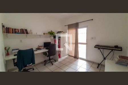 Casa à venda com 272m², 5 quartos e 6 vagas Casa à venda com 272m², 5 quartos e 6 vagasQuarto 3