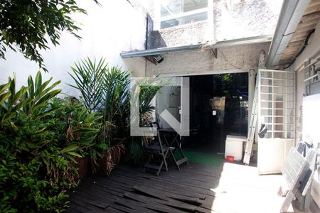 Casa à venda com 230m², 3 quartos e 4 vagasPátio