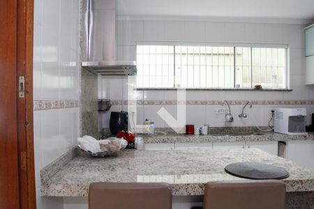 Casa à venda com 210m², 3 quartos e 3 vagas Casa à venda com 210m², 3 quartos e 3 vagasCozinha