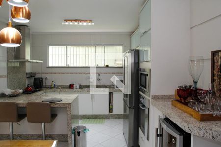 Casa à venda com 210m², 3 quartos e 3 vagas Casa à venda com 210m², 3 quartos e 3 vagasCozinha