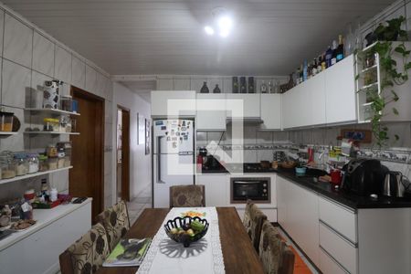Casa à venda com 130m², 3 quartos e 3 vagasCozinha - Armários