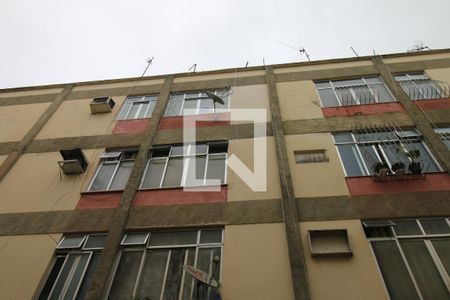 Apartamento à venda com 50m², 2 quartos e sem vagaAdesivo