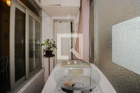 Apartamento à venda com 72m², 2 quartos e sem vaga Apartamento à venda com 72m², 2 quartos e sem vagaCozinha e Área de Serviço