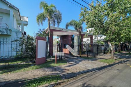 Casa de condomínio à venda com 247m², 3 quartos e 3 vagasPortaria