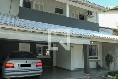 Casa de condomínio à venda com 247m², 3 quartos e 3 vagasFachada