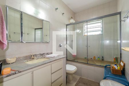 Casa à venda com 140m², 3 quartos e 4 vagasBanheiro - Social