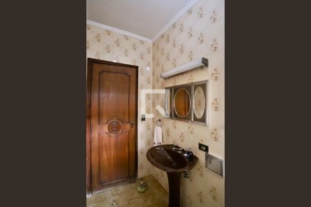 Casa à venda com 213m², 3 quartos e 7 vagas Casa à venda com 213m², 3 quartos e 7 vagasBanheiro