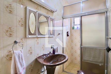 Casa à venda com 213m², 3 quartos e 7 vagas Casa à venda com 213m², 3 quartos e 7 vagasBanheiro