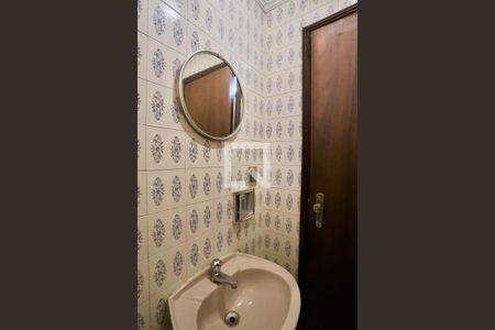 Casa à venda com 213m², 3 quartos e 7 vagas Casa à venda com 213m², 3 quartos e 7 vagasBanheiro