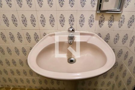 Casa à venda com 213m², 3 quartos e 7 vagas Casa à venda com 213m², 3 quartos e 7 vagasBanheiro