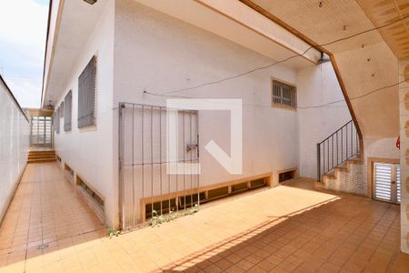 Casa à venda com 213m², 3 quartos e 7 vagas Casa à venda com 213m², 3 quartos e 7 vagasÁrea comum