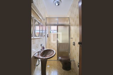 Casa à venda com 213m², 3 quartos e 7 vagas Casa à venda com 213m², 3 quartos e 7 vagasBanheiro