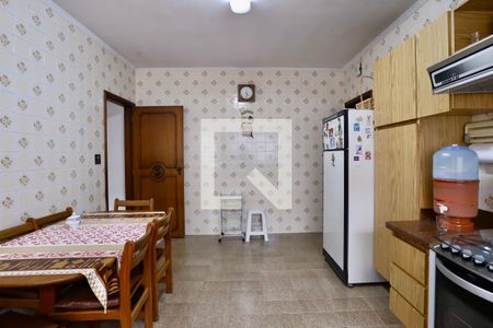 Casa à venda com 213m², 3 quartos e 7 vagas Casa à venda com 213m², 3 quartos e 7 vagasCozinha