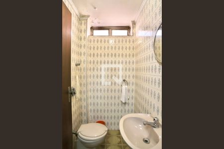 Casa à venda com 213m², 3 quartos e 7 vagas Casa à venda com 213m², 3 quartos e 7 vagasBanheiro