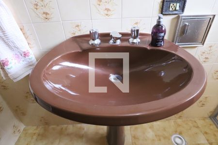 Casa à venda com 213m², 3 quartos e 7 vagas Casa à venda com 213m², 3 quartos e 7 vagasBanheiro