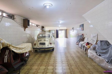 Casa à venda com 213m², 3 quartos e 7 vagas Casa à venda com 213m², 3 quartos e 7 vagasÁrea comum