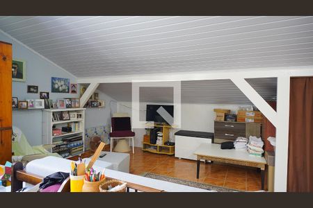 Casa à venda com 234m², 4 quartos e 2 vagasSótão