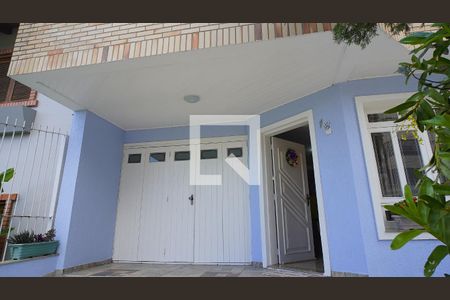 Casa à venda com 234m², 4 quartos e 2 vagasFachada e Garagem