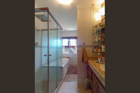 Casa de condomínio à venda com 404m², 3 quartos e 2 vagas Casa de condomínio à venda com 404m², 3 quartos e 2 vagasBanheiro/Suíte