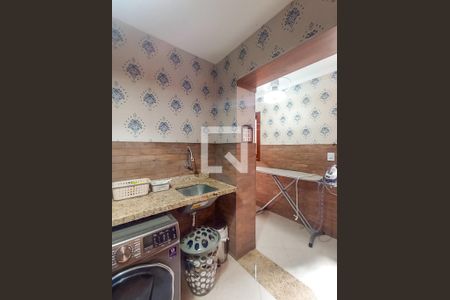 Casa de condomínio à venda com 404m², 3 quartos e 2 vagas Casa de condomínio à venda com 404m², 3 quartos e 2 vagasLavanderia