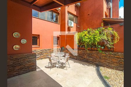 Casa de condomínio à venda com 404m², 3 quartos e 2 vagas Casa de condomínio à venda com 404m², 3 quartos e 2 vagasÁrea comum