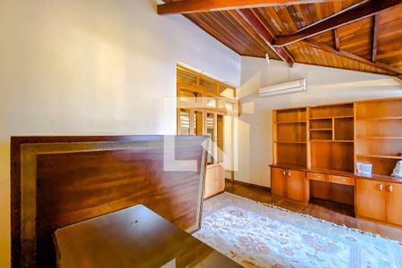 Casa à venda com 365m², 4 quartos e 4 vagasEscritório