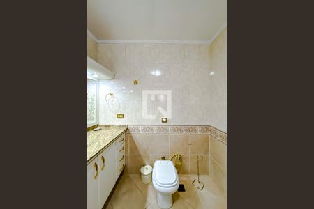 Casa à venda com 365m², 4 quartos e 4 vagasBanheiro da Suíte 1