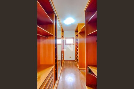 Casa à venda com 365m², 4 quartos e 4 vagasQuarto 1 - Suíte