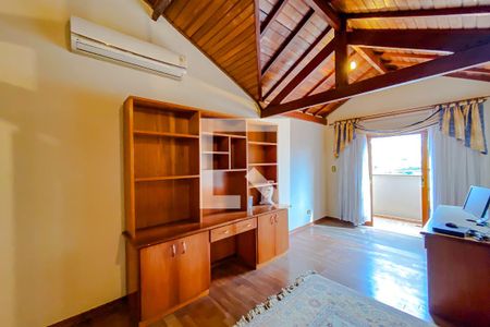 Casa à venda com 365m², 4 quartos e 4 vagasEscritório