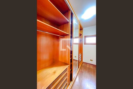 Casa à venda com 365m², 4 quartos e 4 vagasQuarto 1 - Suíte