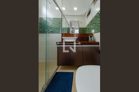 Apartamento à venda com 160m², 2 quartos e 1 vaga Apartamento à venda com 160m², 2 quartos e 1 vagaBanheiro suíte