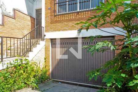 Casa à venda com 180m², 3 quartos e 5 vagas Casa à venda com 180m², 3 quartos e 5 vagasÁrea externa