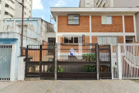 Casa à venda com 180m², 3 quartos e 5 vagas Casa à venda com 180m², 3 quartos e 5 vagasFachada + placa