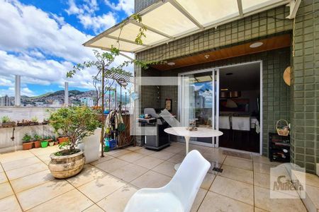 Apartamento à venda com 250m², 4 quartos e 5 vagasTerraço