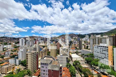Apartamento à venda com 250m², 4 quartos e 5 vagasVista
