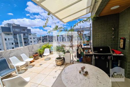 Apartamento à venda com 250m², 4 quartos e 5 vagasTerraço