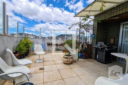 Apartamento à venda com 250m², 4 quartos e 5 vagasTerraço