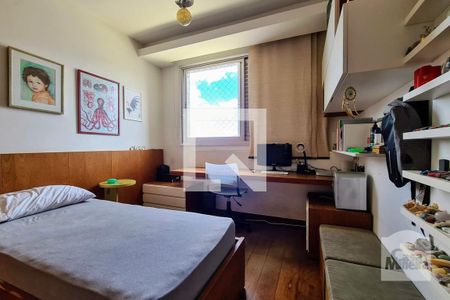 Apartamento à venda com 250m², 4 quartos e 5 vagasQuarto 5