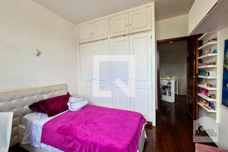 Apartamento à venda com 250m², 4 quartos e 5 vagasQuarto 3