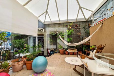 Apartamento à venda com 250m², 4 quartos e 5 vagasTerraço