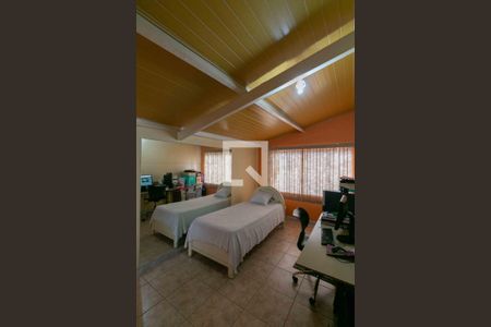 Casa à venda com 420m², 5 quartos e 4 vagas Casa à venda com 420m², 5 quartos e 4 vagasQuarto 4