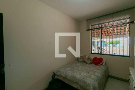Casa à venda com 420m², 5 quartos e 4 vagas Casa à venda com 420m², 5 quartos e 4 vagasQuarto 3