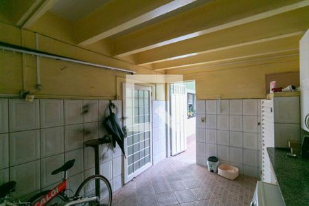 Casa à venda com 420m², 5 quartos e 4 vagas Casa à venda com 420m², 5 quartos e 4 vagasÁrea de Serviço